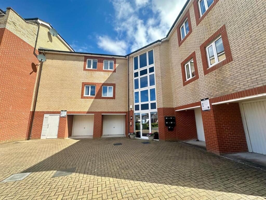 Property main image