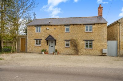 Property on Weald Street, OX18 2HW