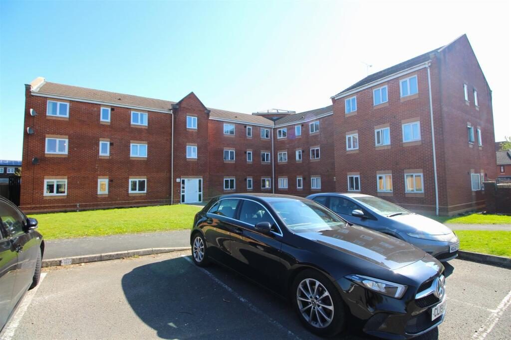 Property main image