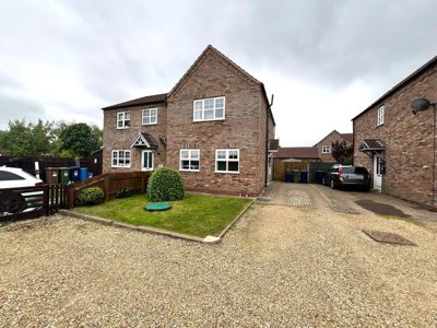Property on Back Road, PE13 4JW
