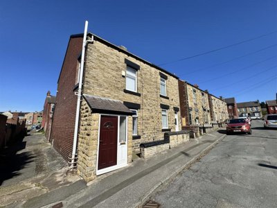 Property on School Street, S75 6BX