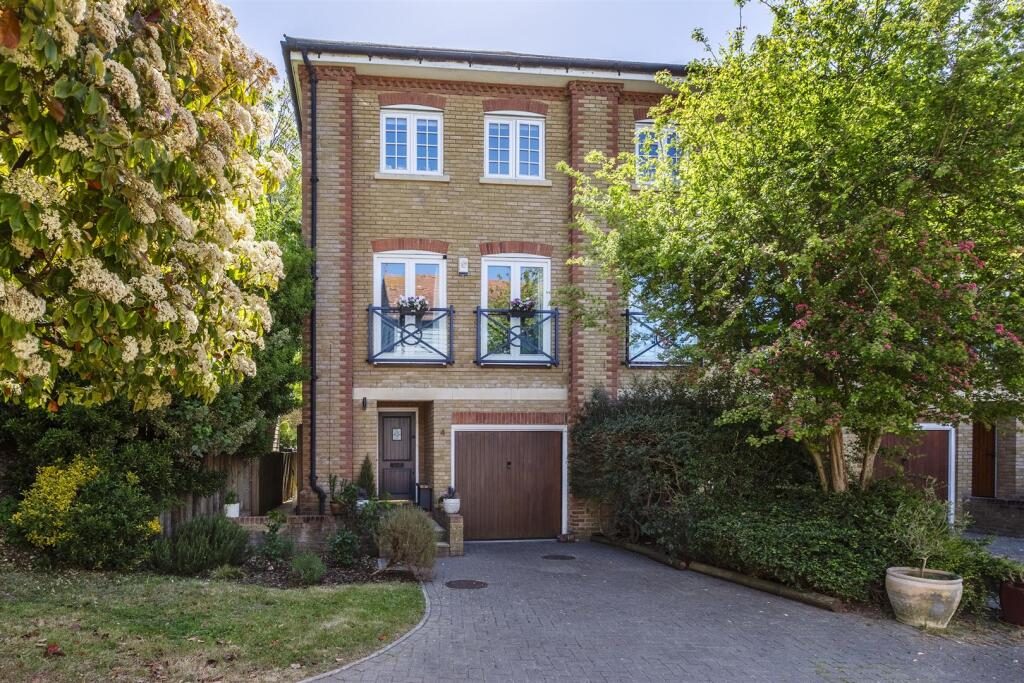 Terraced House