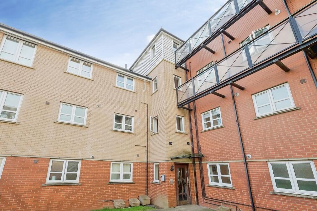 Property main image