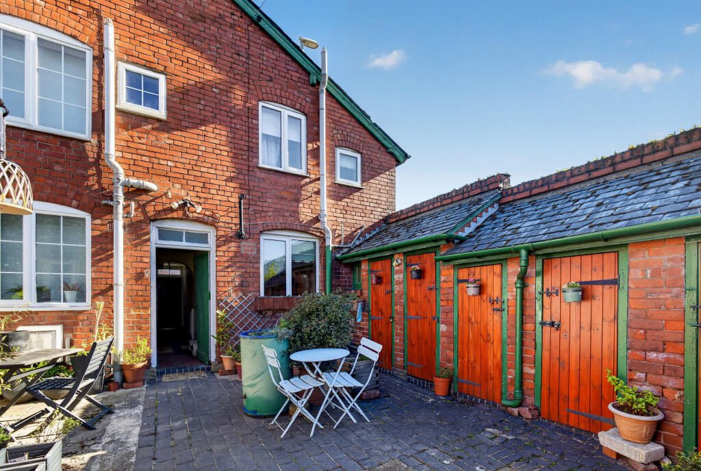 Terraced House