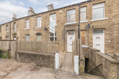 Property on Dodds Royd, HD4 7LZ