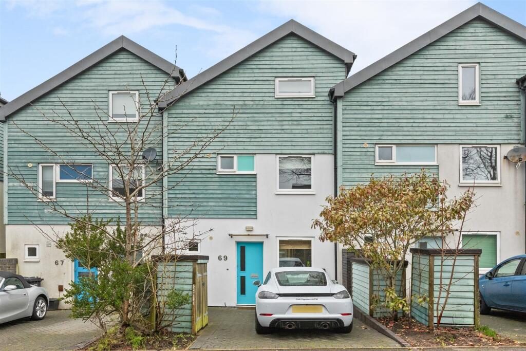 Terraced House