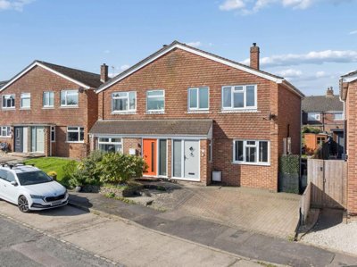 Property on Field Gardens, OX12 9SE