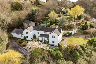 Property on GL17 9ST