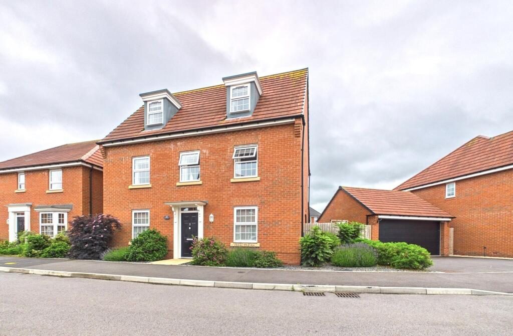 Property main image
