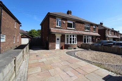 Property on Stanifield Lane, PR25 4QT