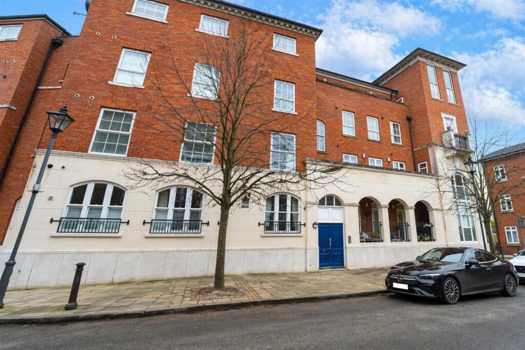 Property main image