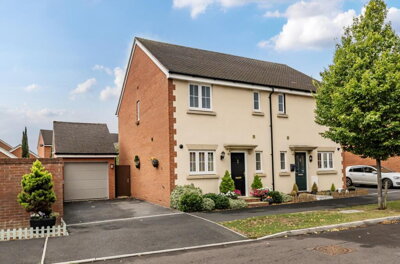 Property on Skylark Road, SN12 7FY