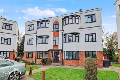 Property on York Crescent, IG10 1RW