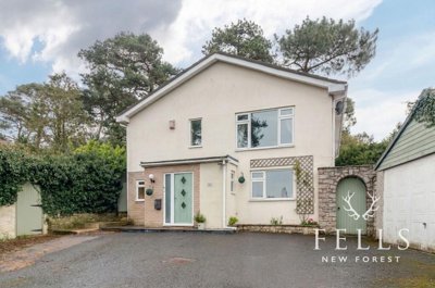 Property on BH24 2NJ