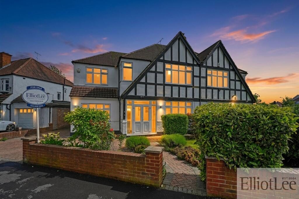 Property main image