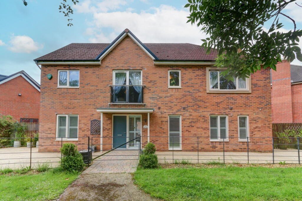 Property main image