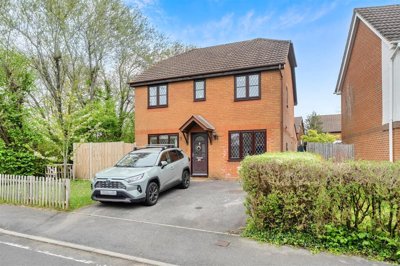 Property on Stanier Way, SO30 2XF