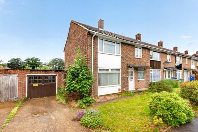 Property on Mainprize Road, RG12 2RE