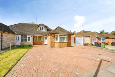 Property on Ridgeway Avenue, LU5 4QL