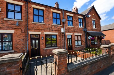 Property on Warrington Road, WN2 5QY