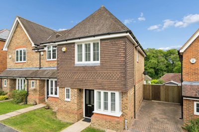Property on Hillside Gardens, HP7 9DX