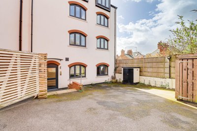 Property on London Road, AL1 1PQ