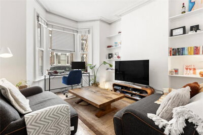 Property on St Luke'S Avenue, SW4 7LG