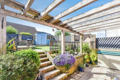 Property on Nightingale Avenue, BA11 2UW