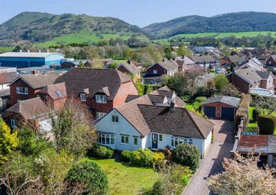 Property on Shrewsbury Road, SY6 6EU