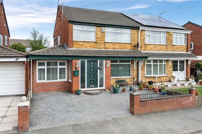 Property on Bosworth Road, WA11 9JG