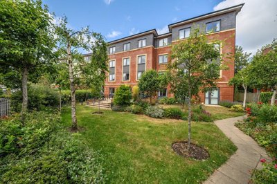 Property on West Street, RG14 1EZ