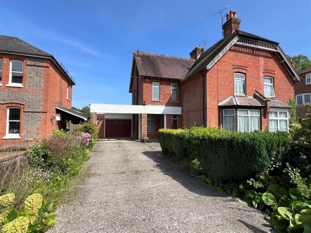 Property main image