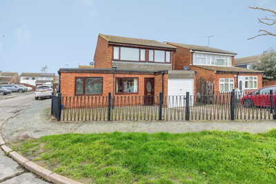 Property on Lapwing Road, ME3 0EB