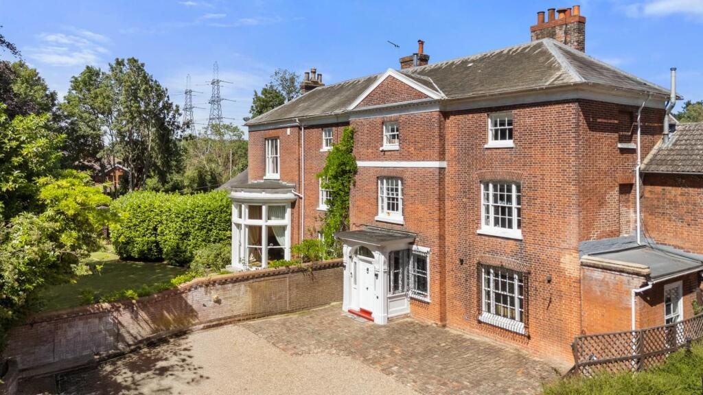 Property main image