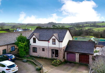 Property on Manor Gardens, TQ12 5RB