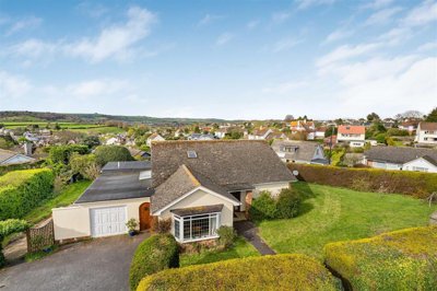 Property on Manor Bend, TQ5 0PB