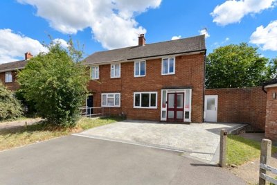 Property on The Rowlands, SG18 8NZ