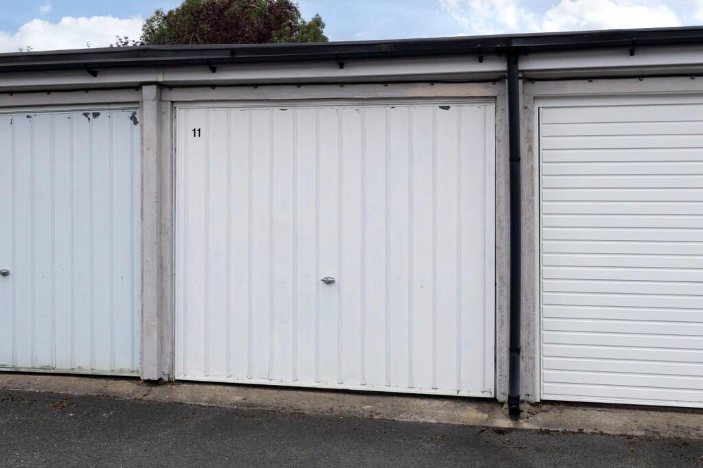 Thumbnail 11