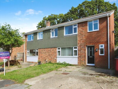 Property on Chieveley Close, RG31 5JD