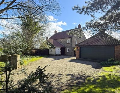 Property on DL10 6AP