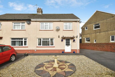 Property on Arfryn, SA18 1AS