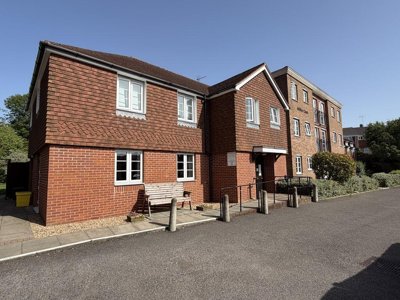 Property on High Street, RH14 9EF
