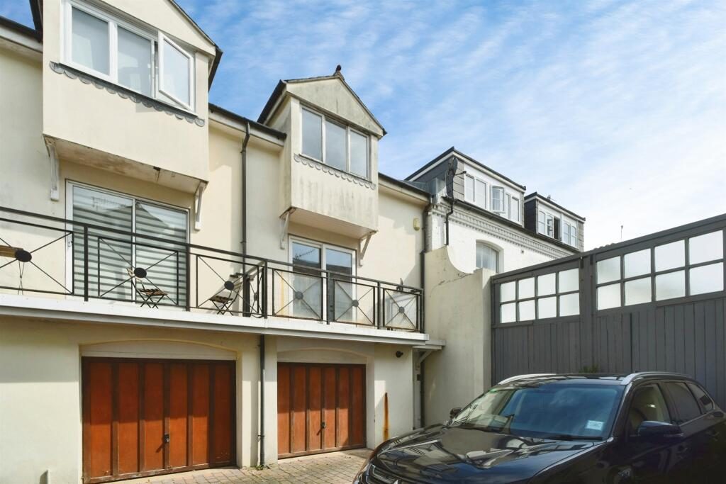 Terraced House
