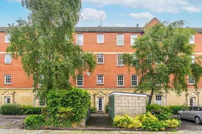 Property on Fox Street, EH6 7HN