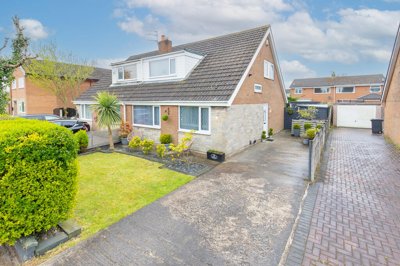 Property on Greaves Meadow, PR1 9UL