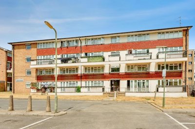 Property on Huntingdon Road, RH1 1HP