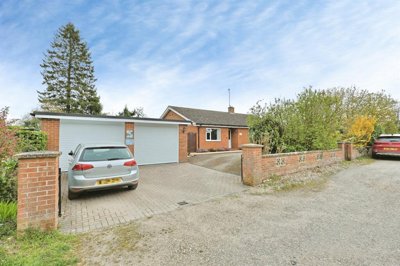 Property on School Lane, PE32 2DQ