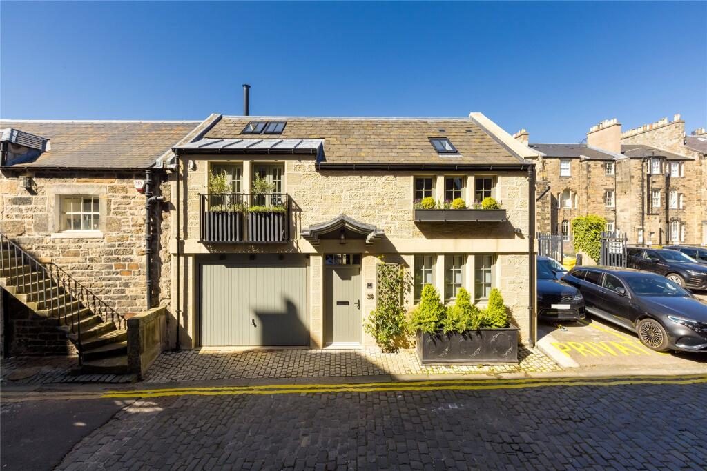 Terraced House