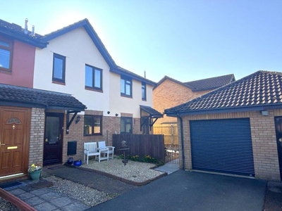 Property on The Newlands, NP7 6HJ