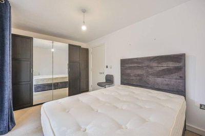 Property on Cromie Close, N13 4BF